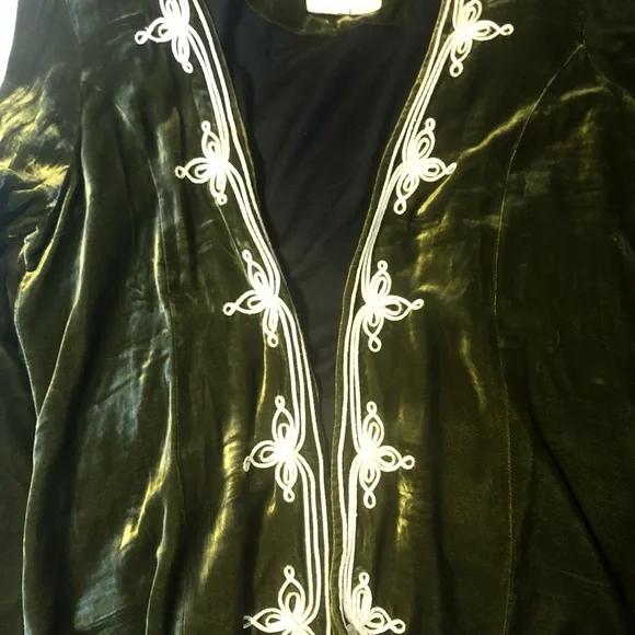 Green Velvet Jacket with White Embroidery - Picture 4 of 11